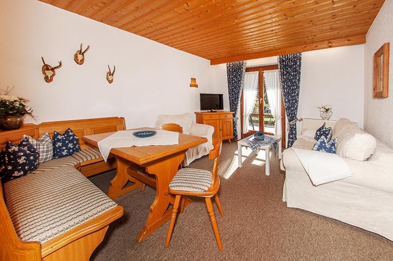 Gaestehaus Menkenbauer Ruhpolding Bagian luar foto